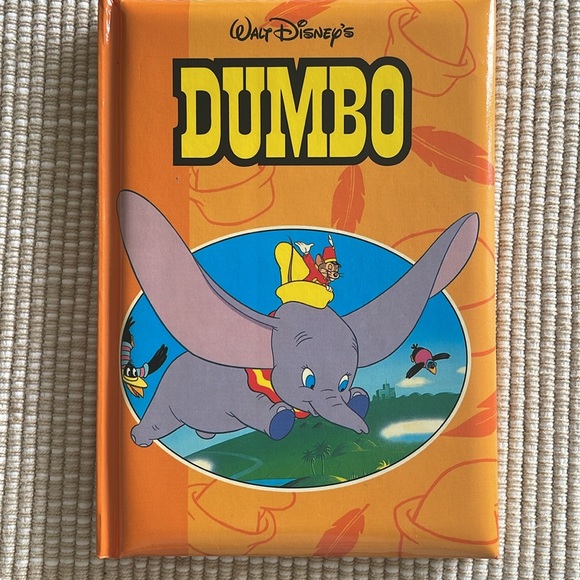 Treasury of Disney Classics in Musical Box - Picture 10 of 13